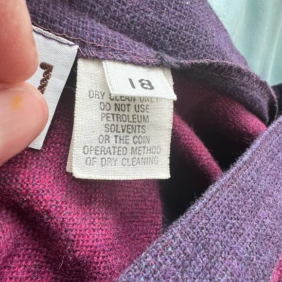 Vintage Personal size 18 union made wool pleated midi skirt with side zipper. - Picture 7 of 7